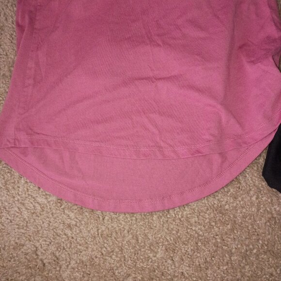 Lot of 2 items: Nike dri-fit leggings and drop tail muscle flowy tank - Picture 3 of 3